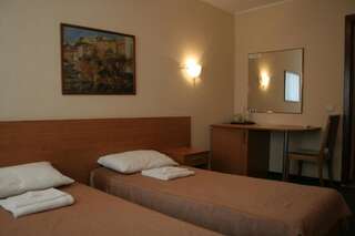 Гостиница Алушта Алушта Стандартный двухместный номер с 2 отдельными кроватями-3