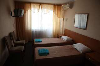 Гостиница Алушта Алушта Стандартный двухместный номер с 2 отдельными кроватями-4