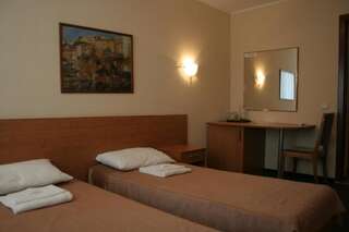 Гостиница Алушта Алушта Стандартный двухместный номер с 2 отдельными кроватями-6