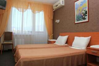 Гостиница Алушта Алушта Стандартный двухместный номер с 2 отдельными кроватями-9